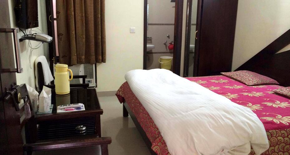 Hotel Santosh, Pilibhit 2